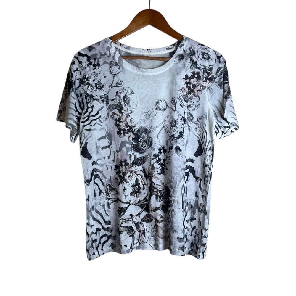 3‎ for $30! Unbranded floral T shirt
